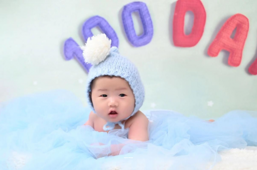 甘南四个月宝宝会翻身 甘南四个月宝宝会翻身