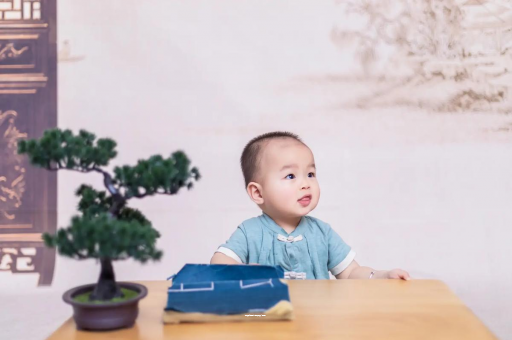 甘南宝宝眼屎多是什么原因